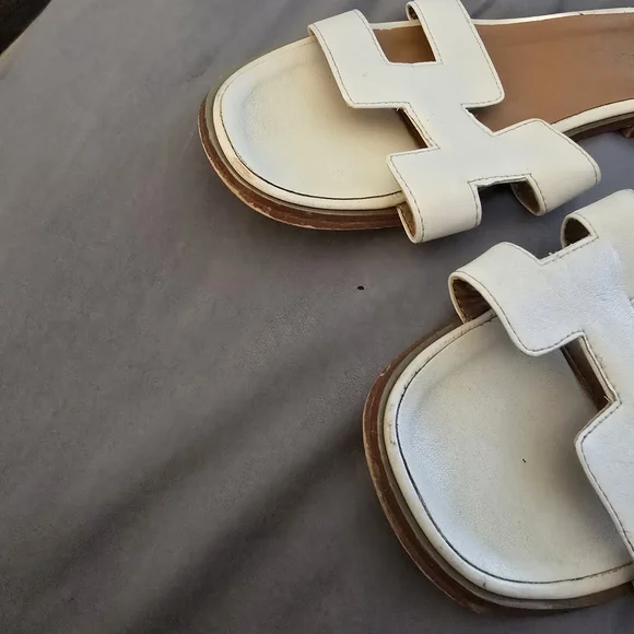 Women's Flats - Picture 2 of 7